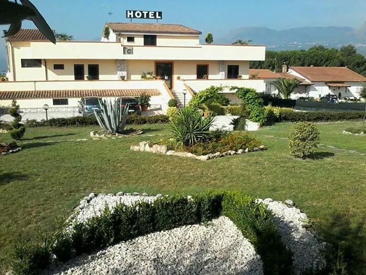 Hotel Vittoria Беневенто Экстерьер фото