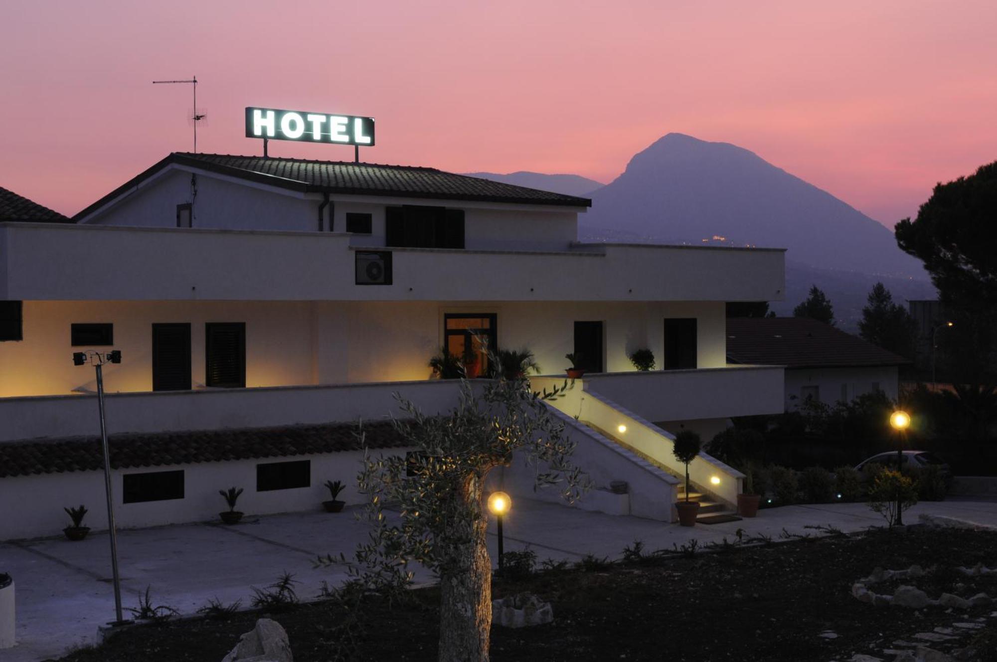 Hotel Vittoria Беневенто Экстерьер фото